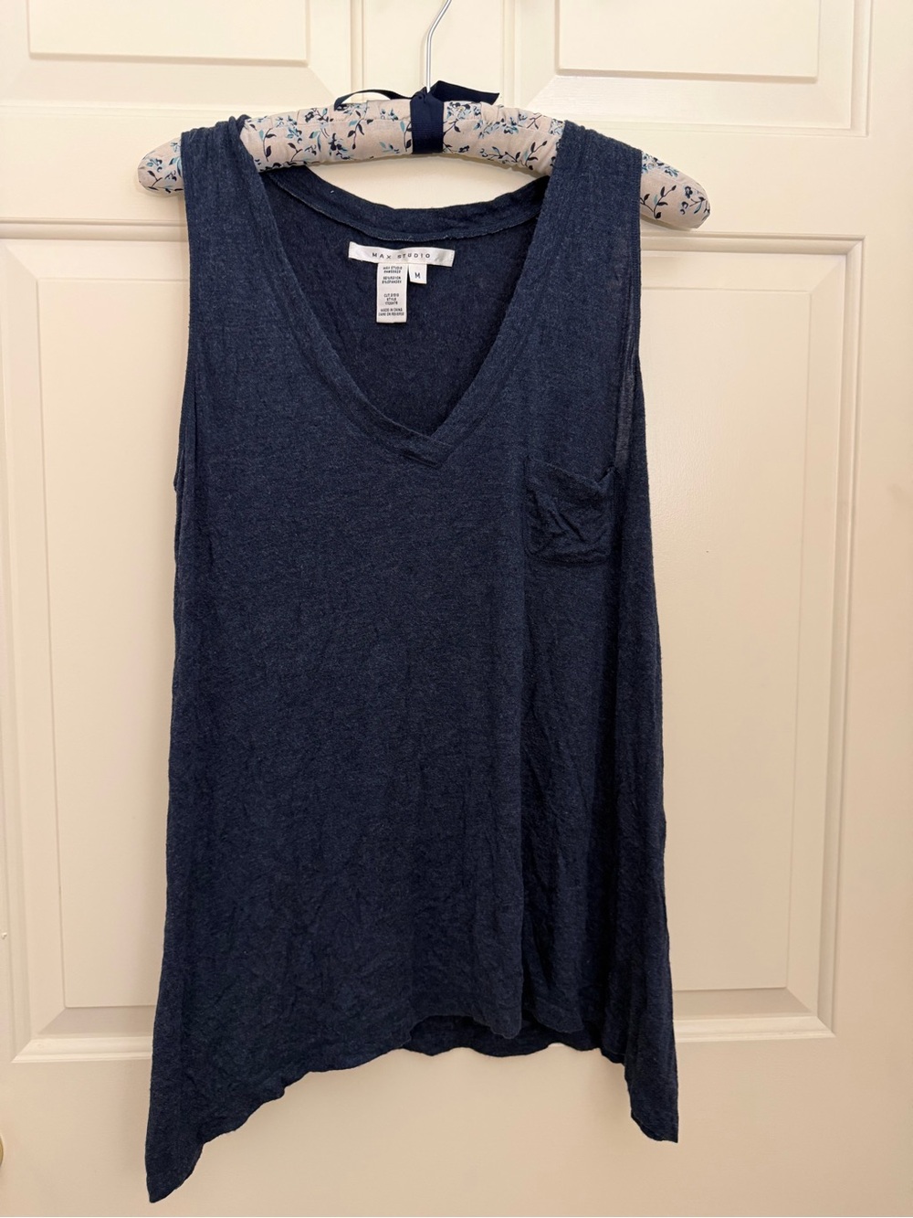 Max Studio Navy V-Neck Sleeveless Pocket Tank - Picture 1 of 1